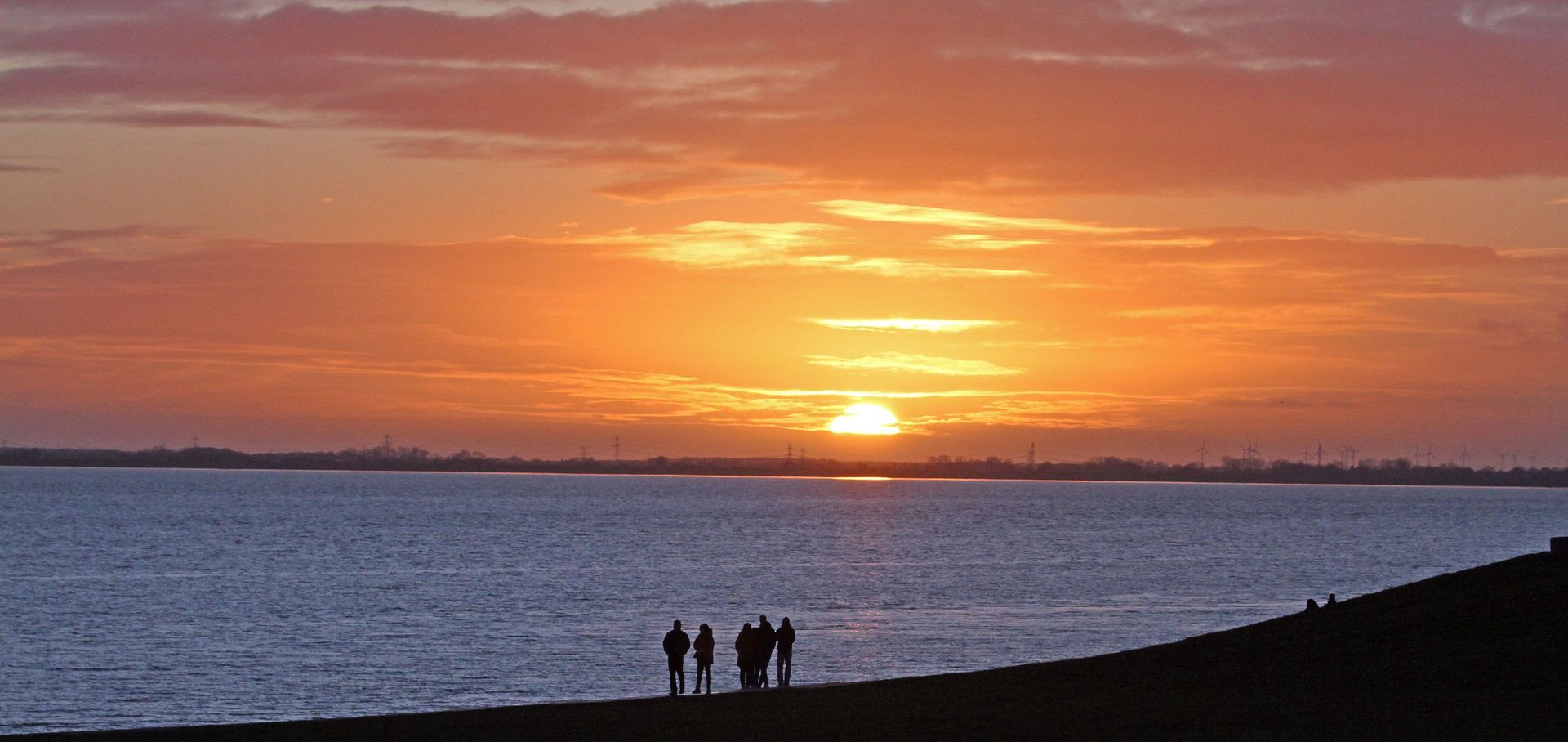 Sonnenuntergang am Wattenmeer in Wilhelmshaven. 